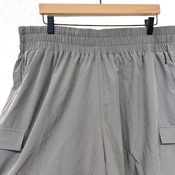 Torrid Gray Workout Shorts - Size 2X - Picture 2 of 4